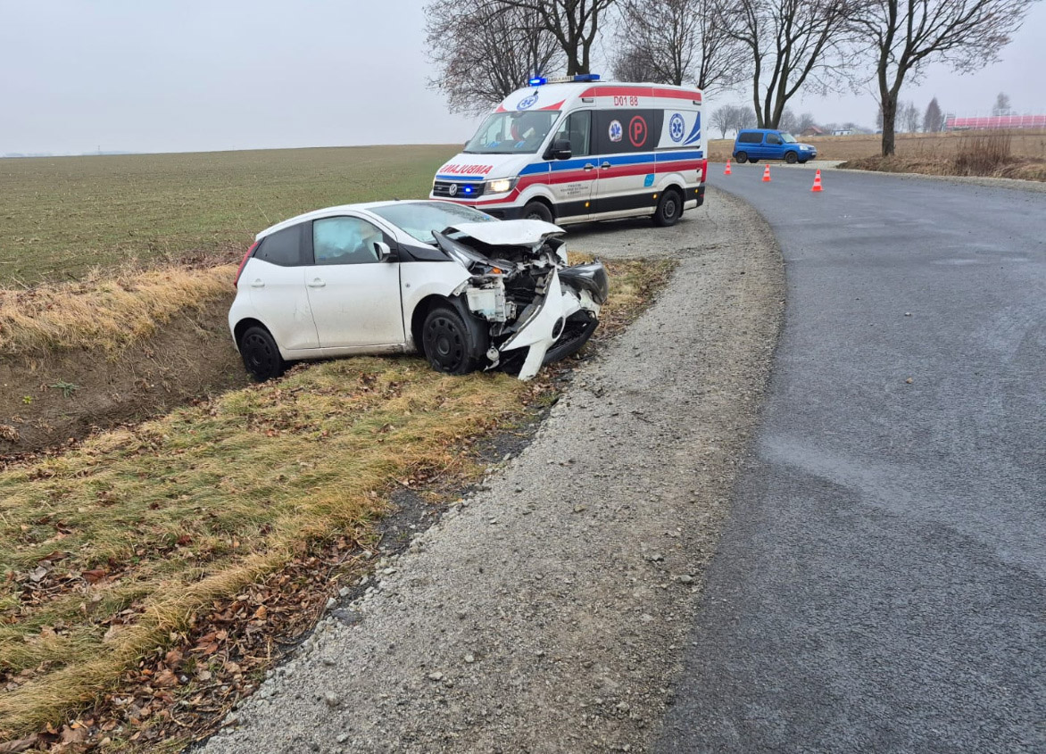 Zderzenie dwóch pojazdów na trasie Olszany-Świebodzice [FOTO] 